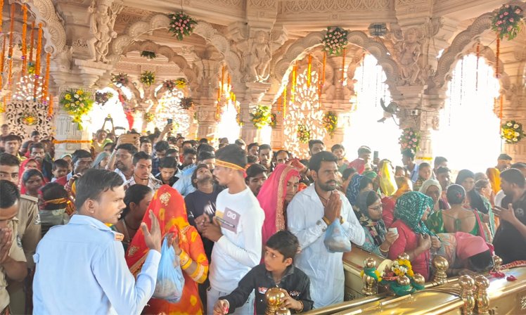 <span class="nnColorfulPostColor" style="color:rgb(0,0,0,1)">યાત્રાધામ પાવાગઢમાં ચૈત્રી પૂનમ હોવાથી ભક્તોની ભીડ</span>