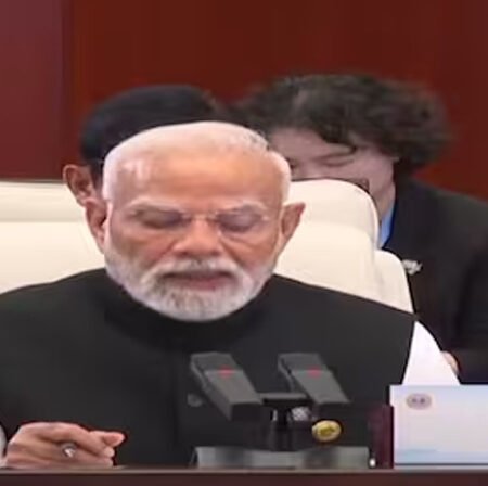 <span class="nnColorfulPostColor" style="color:rgb(0,0,0,1)">આતંકવાદ શાંતિ માટે મોટો ખતરો, તેની સામે બધાએ એક થવું પડશે, પહેલગામ હુમલાનો પણ ઉલ્લેખ કર્યો, SCO શિખર સંમેલનમાં વડાપ્રધાન મોદીની ગર્જના</span>