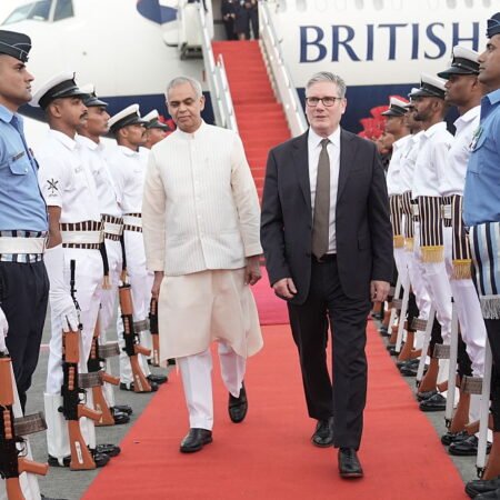 <span class="nnColorfulPostColor" style="color:rgb(0,0,0,1)">બ્રિટનના વડાપ્રધાન સ્ટારમર ભારતની બે દિવસની યાત્રાએ મુંબઈ આવી પહોંચ્યા, આજે વડાપ્રધાન મોદી સાથે વાટાઘાટ</span>